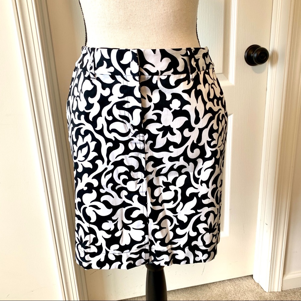 NWT ANN TAYLOR Petites Floral Pencil Skirt—SZ. 2P
